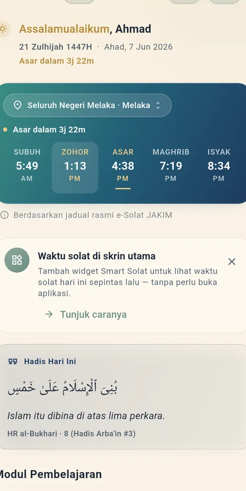 Skrin utama aplikasi Smart Solat: waktu solat dan modul